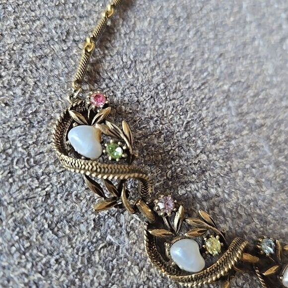 1960s Coro Necklace Gold Tone Faux Pearl Crystals Rhinestone 16.5" Adjustable - Picture 5 of 10